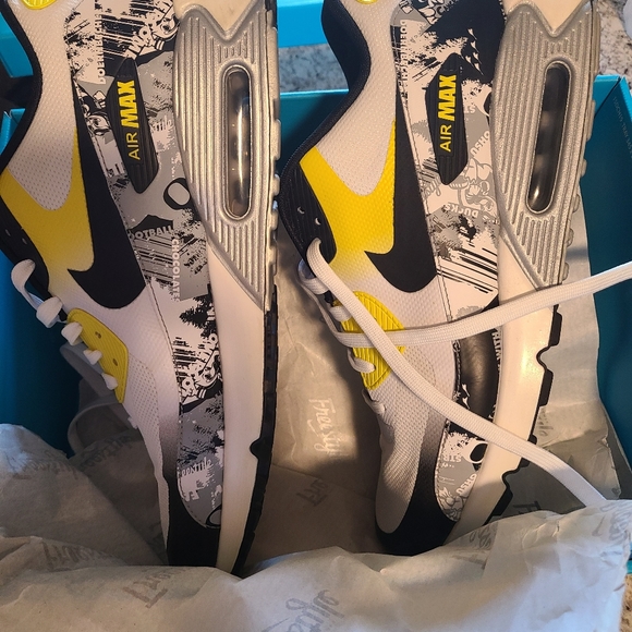 Air Max Doernbecher Oregon's - Picture 2 of 4